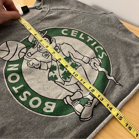 Boston Celtics cropped sweatshirt women size Small - Picture 7 of 10